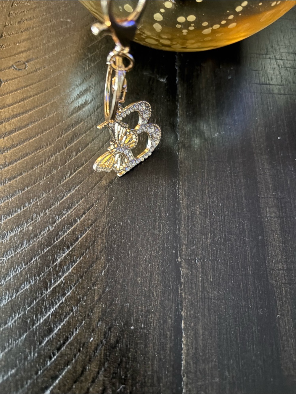 ✨ 🦋Charm/Keychain- Rhinestone Initial "B Butterfly Keychain ✨ - Picture 2 of 3